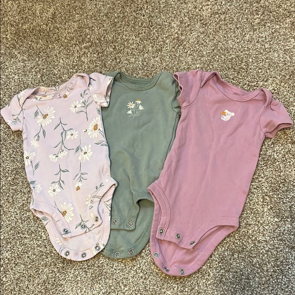 Carter's Floral and Solid Baby Onesies 3 Piece Set  - Size Newborn